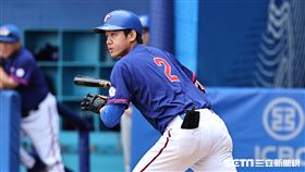 ▲杭州亞運棒球台灣對香港，三壘手林子豪安打送回吳念庭。（圖／記者劉彥池攝影）