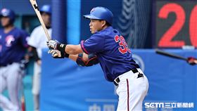 ▲杭州亞運棒球台灣對香港，一壘手吳念庭。（圖／記者劉彥池攝影）