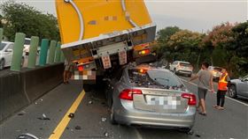 台82,車禍,瑞典坦克,