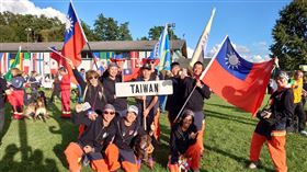 搜救犬世錦賽,中國,打壓,台灣,反制,國旗,飄揚,奧地利,Amei,領犬員,羅浩芳,