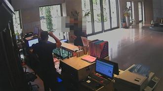 富婆信18歲外派經理投資百萬　管理員攔截