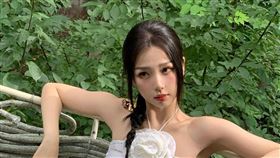 中國女星虞書欣身材非常瘦。（圖／翻攝自@estheeerrrrr
）