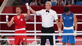 甘家葳比賽中遭碰撞眉骨受傷，金牌戰能否上場恐還要再評估。（圖／中華奧會提供）