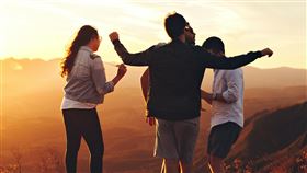 旅行,黑衣服。（圖／翻攝自pexels）