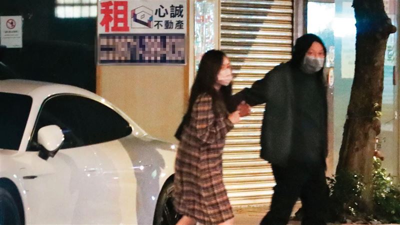 45歲尹馨爆新歡　深夜遊車河1動作超親密