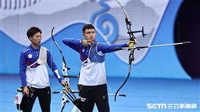 ▲杭州亞運射箭，湯智鈞、雷千瑩出戰反曲弓男女混合團體8強賽。（圖／記者劉彥池攝影）