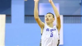余祥平亞運摘金  國中教練憶當年有身高手感優勢台灣選手余祥平（白色球衣）在亞運3對3男籃摘金，他國中時期就讀基隆市銘傳國中，銘傳籃球隊教練徐偉勝4日說，余祥平國中時身高已有185公分且手感非常好。（基隆市政府教育處提供）中央社記者王朝鈺傳真  112年10月4日