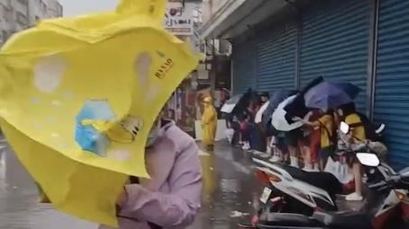 今年唯一沒颱風假！桃園人快被吹走畫面曝