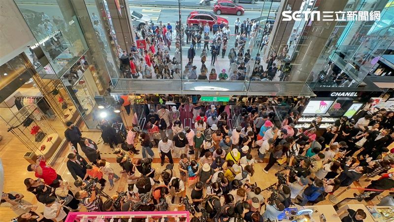 千人湧新光三越週年慶　董座：風雨生信心