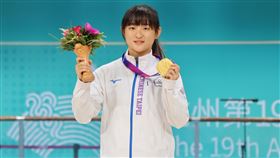 ▲杭州亞運滑輪溜冰，劉巧兮自由式輪滑女子速度過樁奪金。（圖／中華奧會提供）