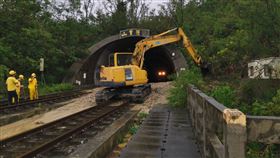 山里隧道,花蓮,台東,台鐵,土石流,停駛,