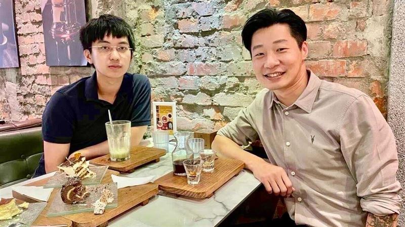 亞運金牌棋手許皓鋐歸國　林昶佐揪喝咖啡