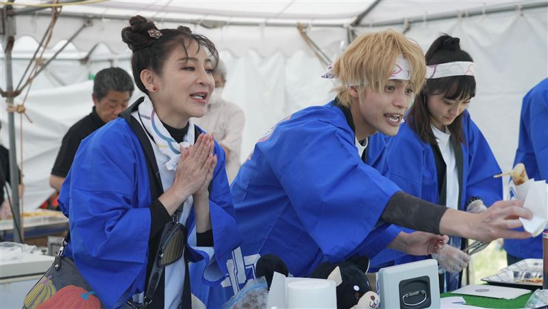 日男星擺攤撒「粉絲福利」王彩樺喊賺50萬