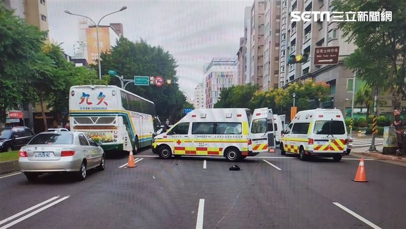 新／承德路2機車擦撞　男騎士命危急送醫