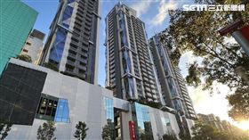 新光三越「鑽石塔Diamond Towers」(新光三越忠孝)，記者劉沛妘攝影