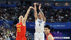 ▲杭州亞運籃球兩岸大戰，劉錚出手投三分球。（圖／記者劉彥池攝影）