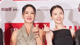 嚴正化（左）和「Girl's Day」方珉妸在《詐騙女王》中演母女。（圖／采昌國際提供）