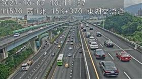 不斷更新／連假第1天狂塞！國道變停車場　2路段紫爆「時速剩17公里」