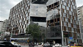 南門市場回來了！首日人潮爆棚，外觀具沈穩質感。（圖／記者簡浩正攝影）