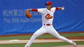▲中國投手王翔對日本2場都投得精采，背後其實有著台灣教練指導的影子。（圖／路透／達志影像）