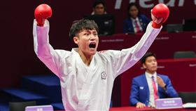 杭州亞運空手道  石政中將爭銅（1）杭州亞運7日進行空手道男子67公斤級4強賽，台灣選手石政中（前）對上科威特選手，但最終被判失格落敗，將爭奪銅牌。中央社記者裴禛攝  112年10月7日