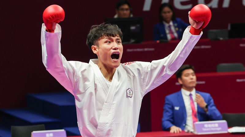 四強戰犯規遭判落敗　石政中落入銅牌戰