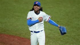 ▲劉致榮飆出近100英哩的速球。連續解決韓國11名打者。（圖／中華奧會提供）