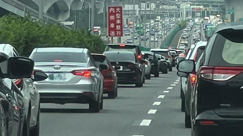 國1紫爆路段不只一處　車速不到20公里