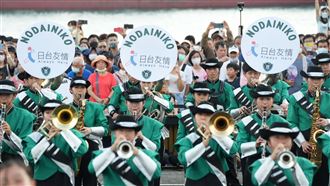 圖多／翡翠騎士前進大港！滿場掌聲喊安可