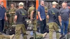 以色列前總理班奈特（Naftali Bennett） 也加入前線士兵行列。（圖／翻攝自推特）