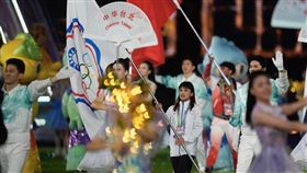 谷筱霜擔任台灣代表隊掌旗官。（圖／中華奧會提供）