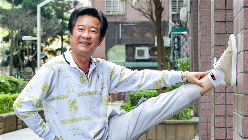 獨／68歲男星接5代言翻身　嫩妻私生活曝