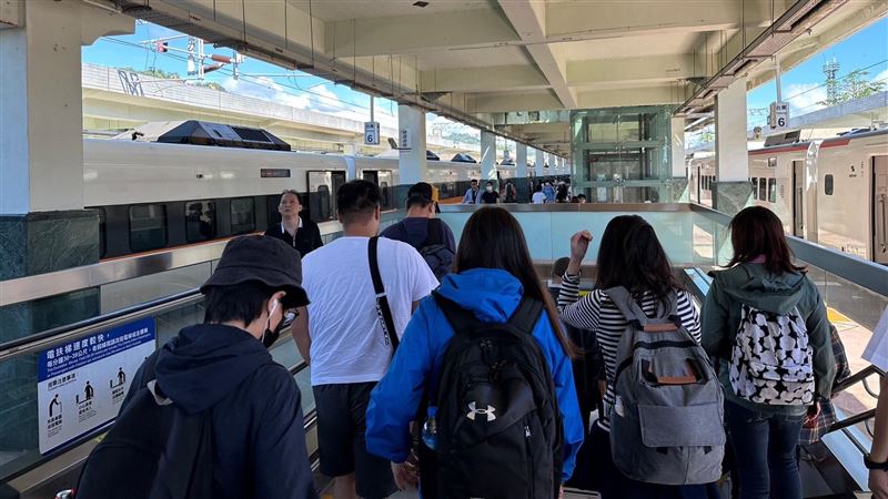 連假運量超乎預期　台鐵擬「再加開」列車