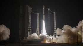 獵風者衛星搭乘亞利安公司火箭升空台灣第一顆自製氣象衛星獵風者，與其他11個衛星一起搭乘法國亞利安公司（Arianespace）的VEGA火箭升空，於台灣時間9日上午在法屬圭亞那順利升空。（Arianespace提供）中央社記者張璦傳真  112年10月9日