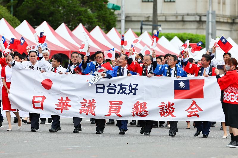 112年國慶大會,日華議員懇談會來台參與祝賀,展現台日友好精神。(圖/中央社)