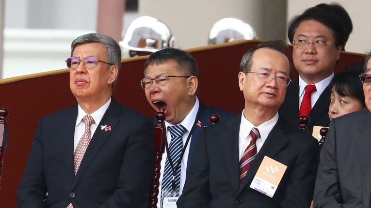 太累？柯文哲國慶大典「大打哈欠」嘴超開