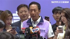 ▲郭台銘中和連署站受訪