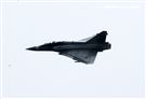 中華民國112年國慶天關機幻象2000戰機飛越總統府上空。（圖/記者邱榮吉攝影）