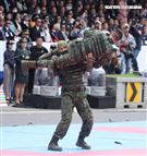 中華民國112年國慶國防部心理作戰大隊、陸軍專科學校，以及陸軍特戰指揮部，以「守護共好─We Are The Best」為主題進行聯合演出。（圖/記者邱榮吉攝影）