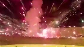 高空煙火路邊放　企圖炸傷過往人車