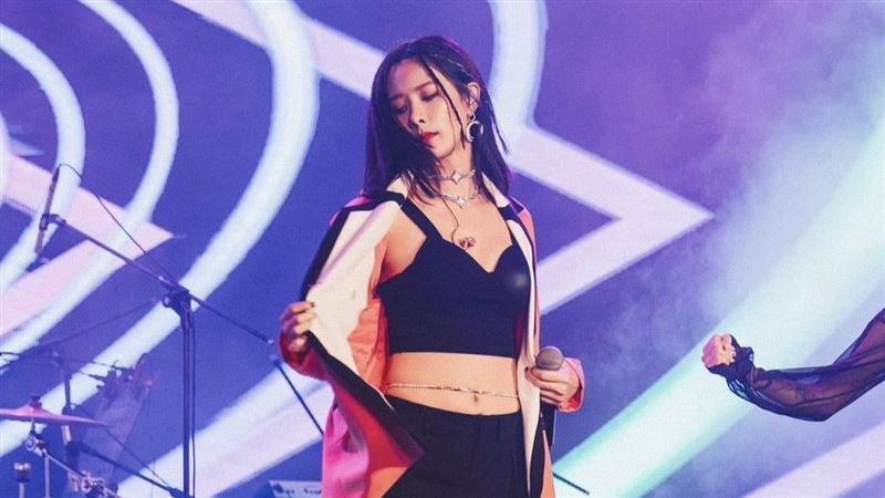 安心亞國慶晚會慌亂演出　經紀公司回應了