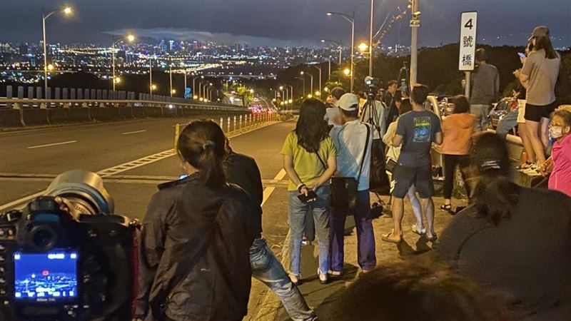 卡位看國慶焰火撲空　八卦山擠爆交通大亂