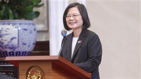 蔡英文總統今（10）日午間偕同副總統賴清德午宴「中華民國國慶日本國會議員祝賀團」。（圖／總統府提供)