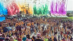 ▲夜巡暗訪遶境將於起駕當天施放150米寬的盛大煙火牆。（圖／桃園護國宮提供）