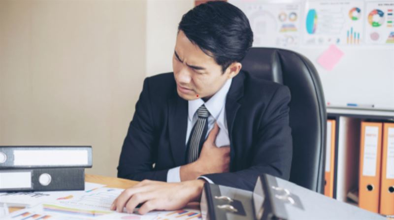 工作勿超時！研究：恐增103%心臟病風險