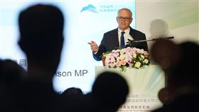 玉山論壇晚宴  澳前總理莫里森發表演說台灣亞洲交流基金會11日在台北進行2023玉山論壇首日議程，前澳洲總理莫里森（Scott Morrison）應邀出席並參與晚宴，在晚宴正式開始前登台發表演說。中央社記者徐肇昌攝  112年10月11日