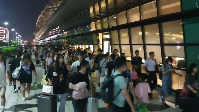 高鐵自由座塞爆將調漲票價？王國材回應了