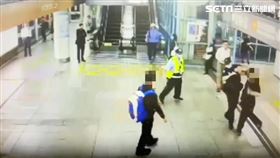 北市林男酒後搭乘捷運時攻擊保全及警員遭逮。（圖／翻攝畫面）