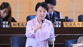 國慶焰火狀況多  盧秀燕再致歉：市府概括承受112年國慶焰火在台中舉行，活動狀況多，台中市長盧秀燕（前）12日再次表達歉意，她表示，市府概括承受，所有的錯都跟中央無關，台中市全權負責。中央社記者趙麗妍攝  112年10月12日