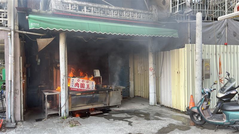 彰化90年肉圓名店起火　員工備料緊急逃生